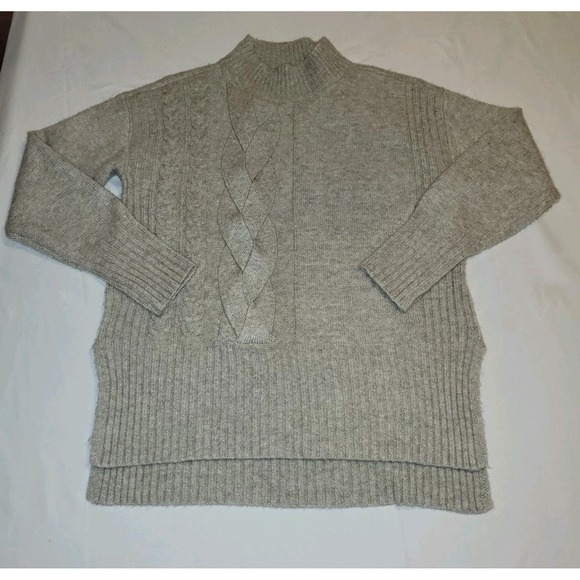 Simply Vera Vera Wang Sweaters - Simply Vera Vera Wang Sweater Womens XS Beige Cable Knit Side Slit Pullover